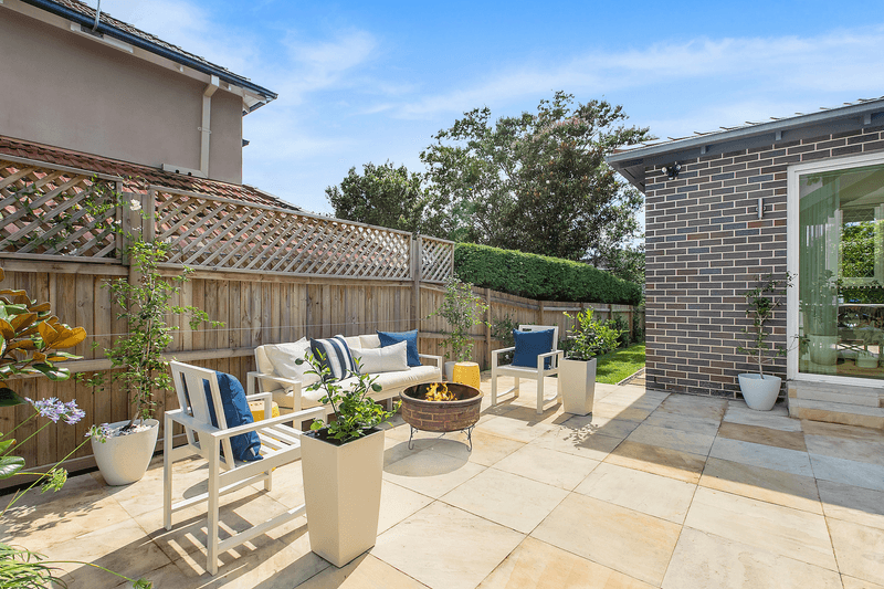 135 Eastern Valley Way, Castlecrag, NSW 2068