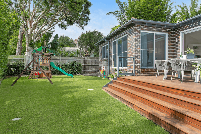 135 Eastern Valley Way, Castlecrag, NSW 2068