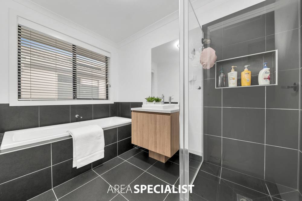 177 Brookwater Parade, Lyndhurst, VIC 3975