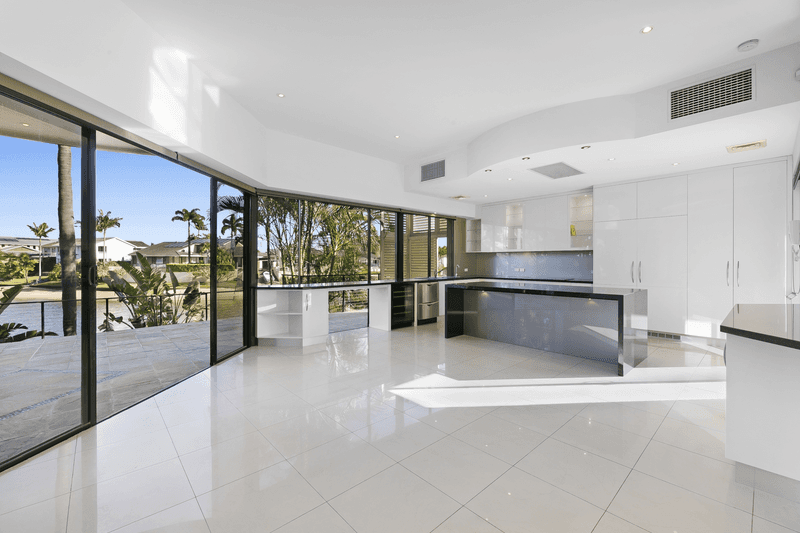 345 Monaco Street, BROADBEACH WATERS, QLD 4218