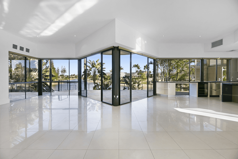 345 Monaco Street, BROADBEACH WATERS, QLD 4218