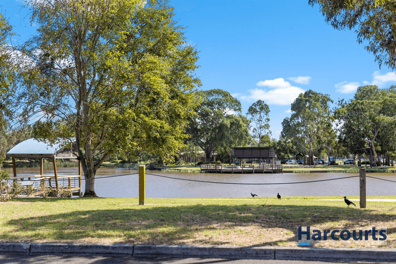 26 Henry Lawson Drive, Lynbrook, VIC 3975