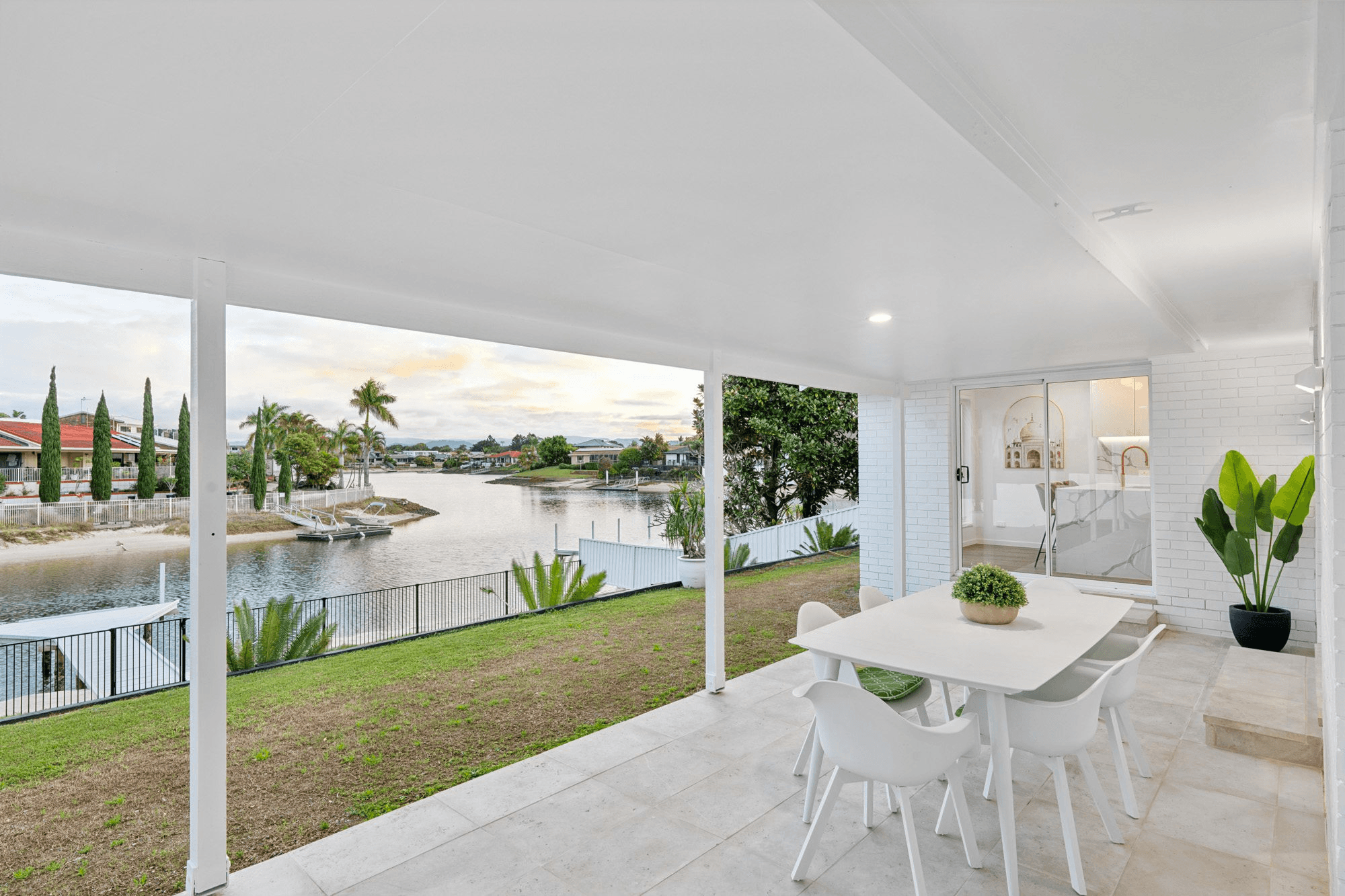 5 Rudd Street, BROADBEACH WATERS, QLD 4218