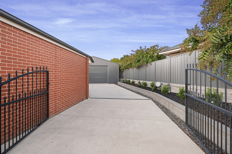 15 Shepherd Court, THURGOONA, NSW 2640