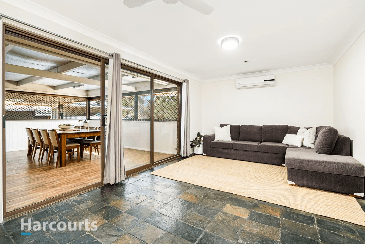 17 Banks Drive, St Clair, NSW 2759