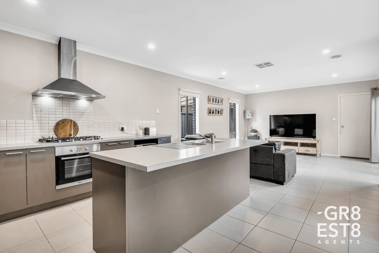 16 Frogmore Lane, CRANBOURNE NORTH, VIC 3977