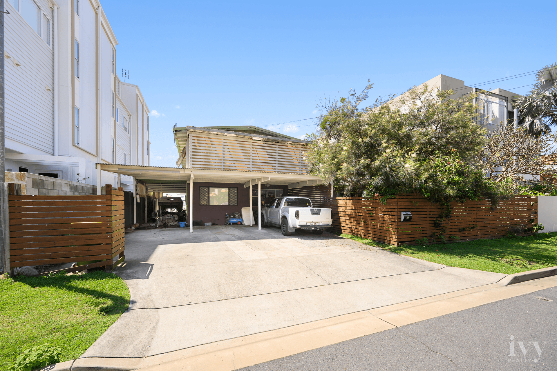 13 Canal Avenue, Runaway Bay, QLD 4216