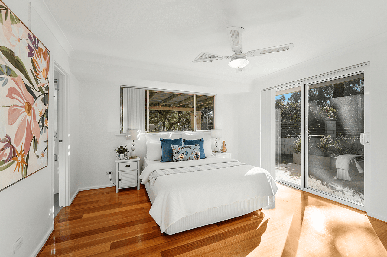 24 Castlecrag Drive, KALLAROO, WA 6025