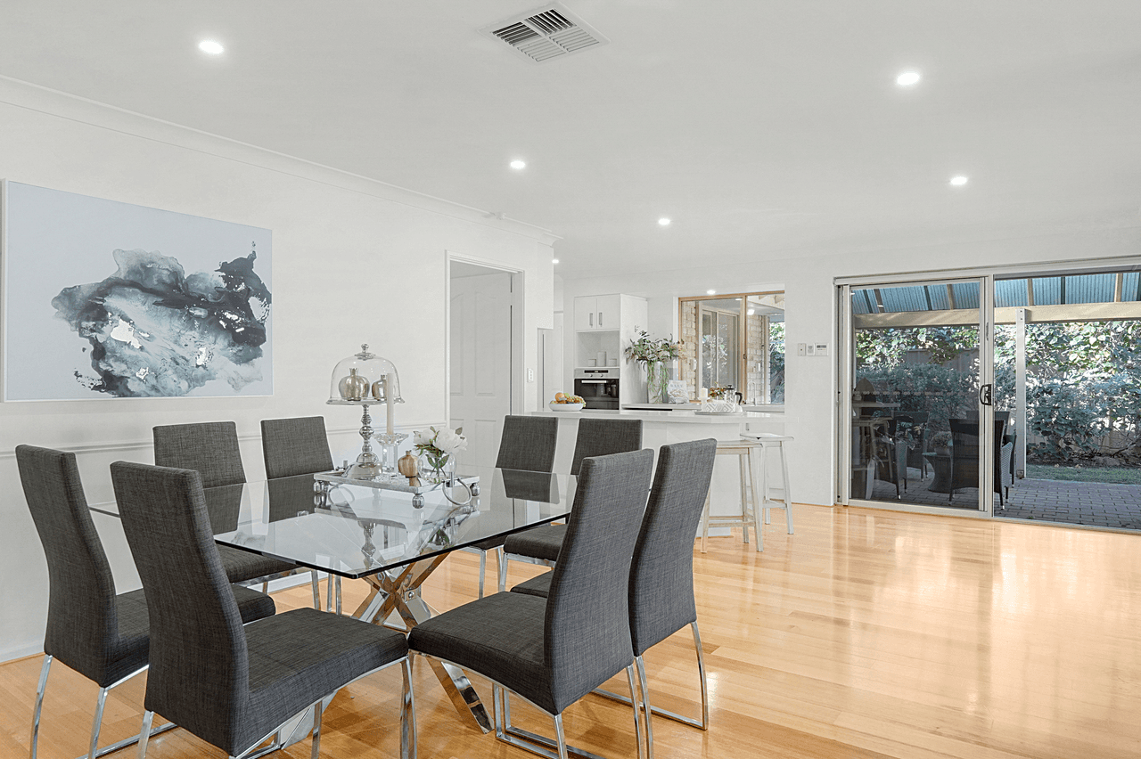 24 Castlecrag Drive, KALLAROO, WA 6025