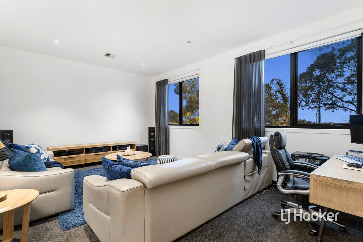 20-22 Featherbrook Drive, POINT COOK, VIC 3030