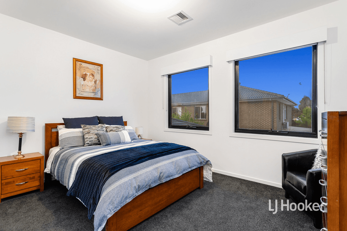 20-22 Featherbrook Drive, POINT COOK, VIC 3030