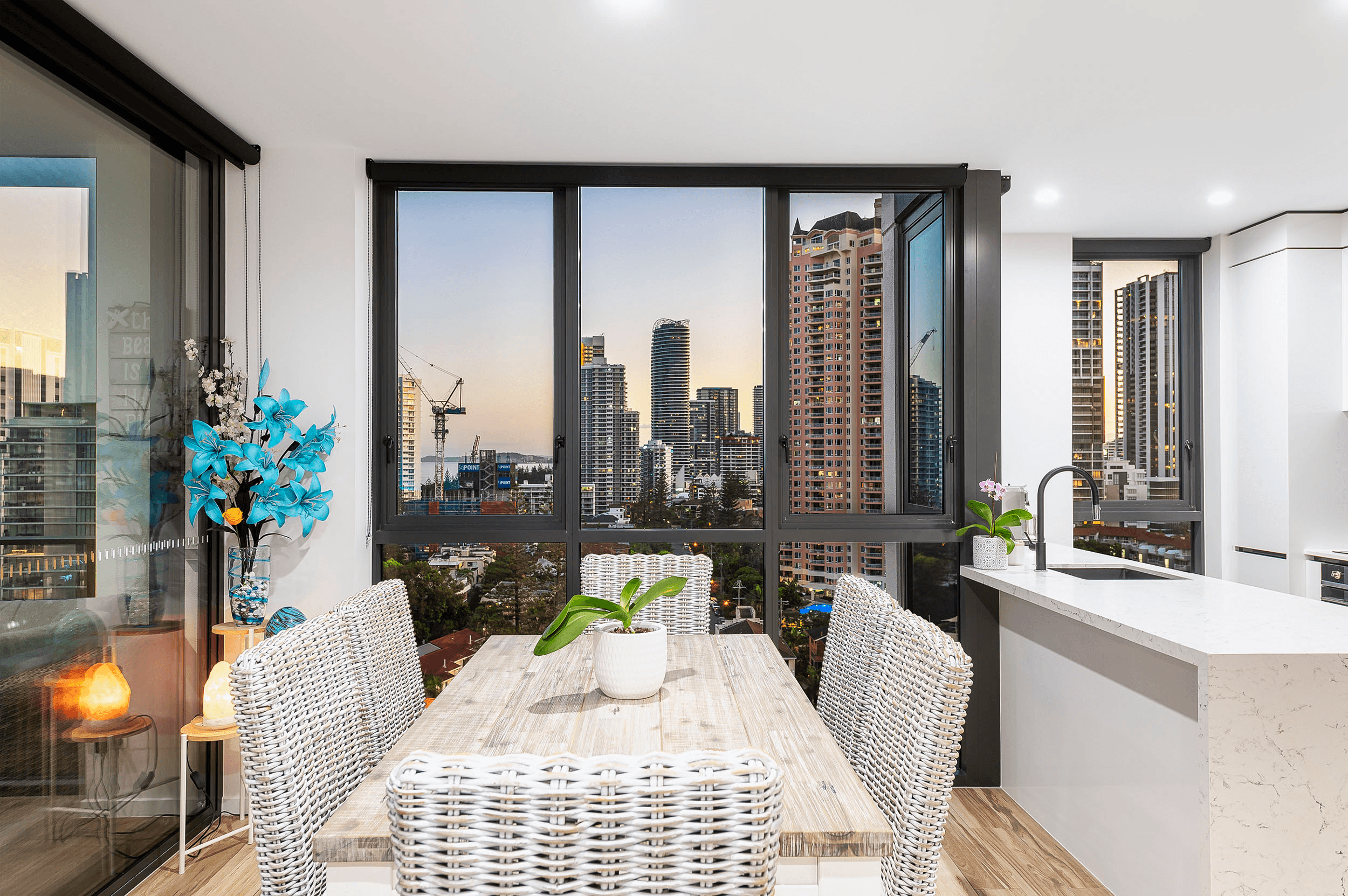 52/18 Chelsea Avenue, Broadbeach, QLD 4218