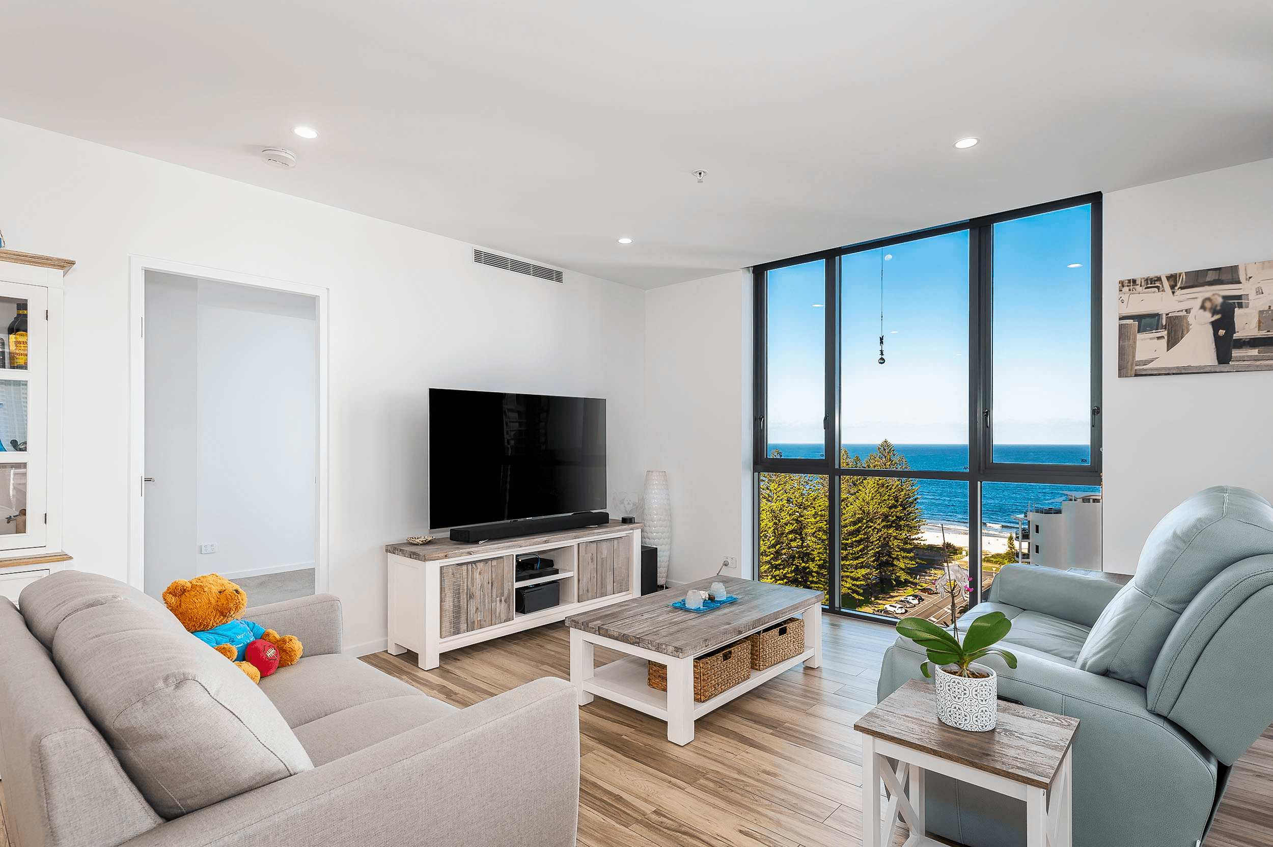 52/18 Chelsea Avenue, Broadbeach, QLD 4218