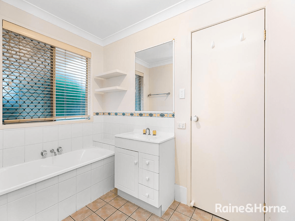 26 Cedrela Street, MOGGILL, QLD 4070