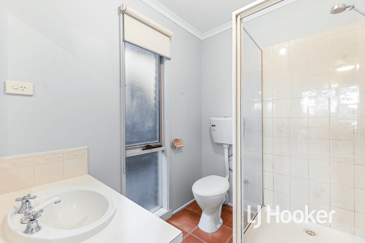 2 Amanda Court, PAKENHAM, VIC 3810