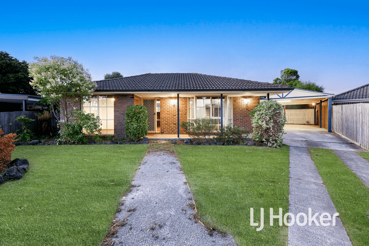 2 Amanda Court, PAKENHAM, VIC 3810