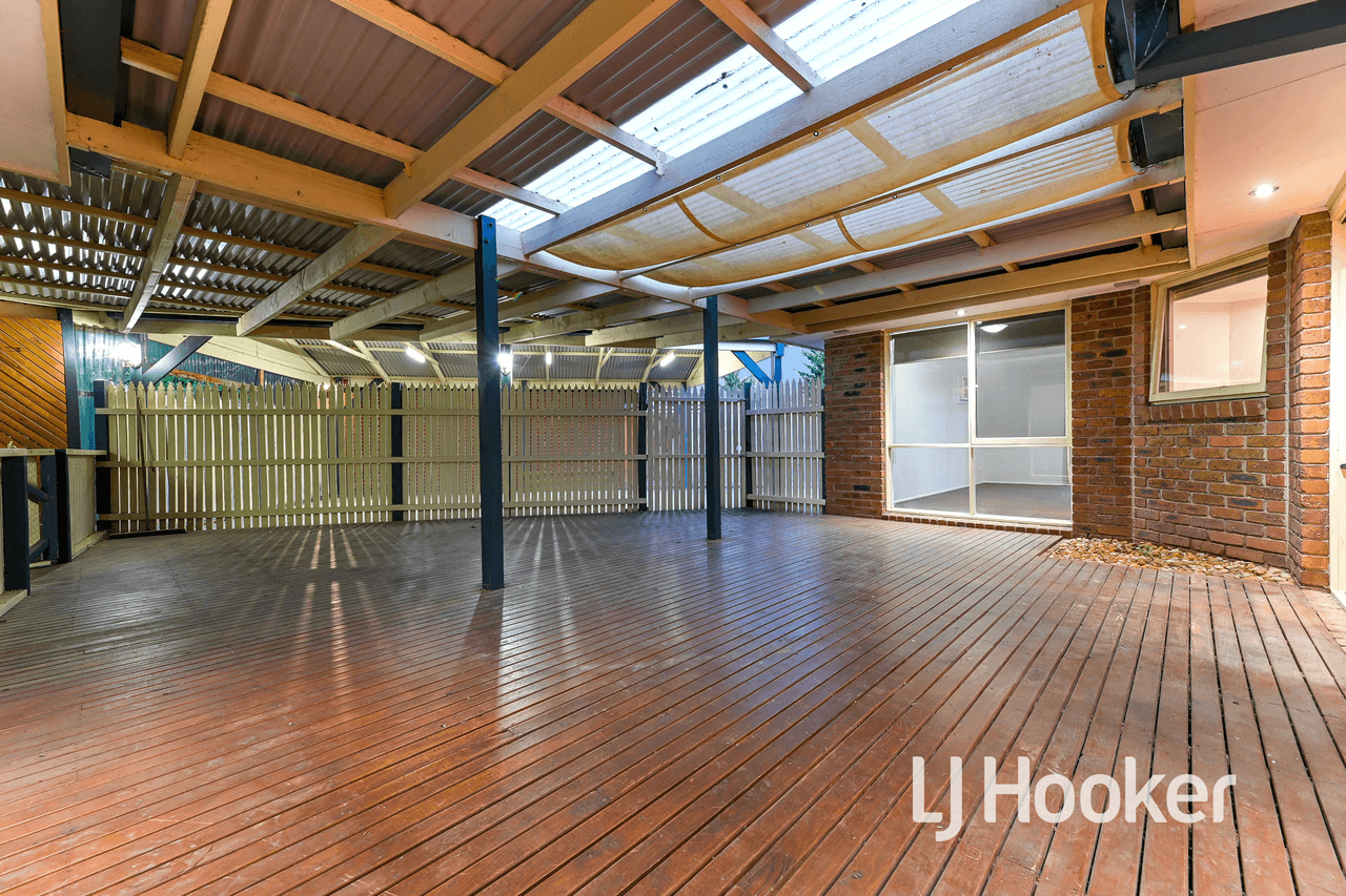 2 Amanda Court, PAKENHAM, VIC 3810