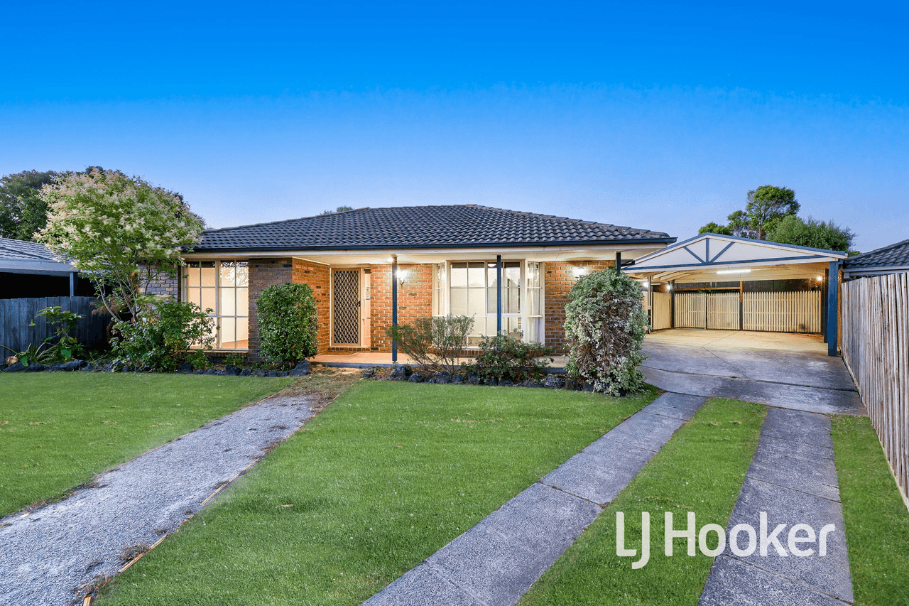 2 Amanda Court, PAKENHAM, VIC 3810