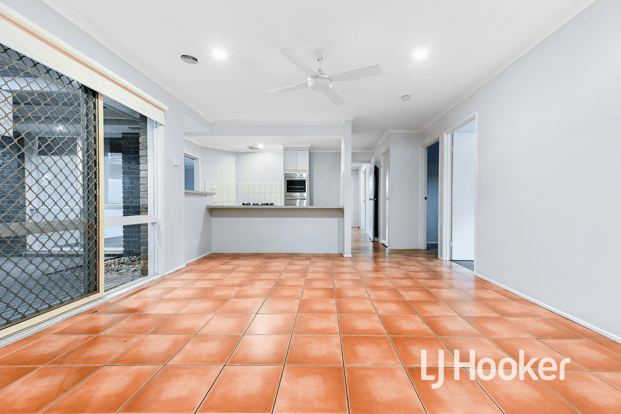 2 Amanda Court, PAKENHAM, VIC 3810