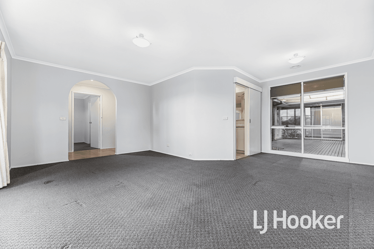 2 Amanda Court, PAKENHAM, VIC 3810