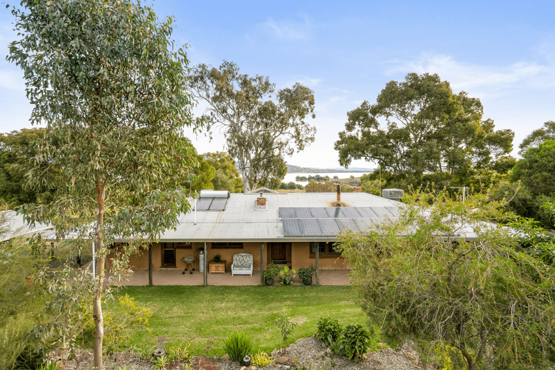 851 Lake Road, Bethanga, VIC 3691