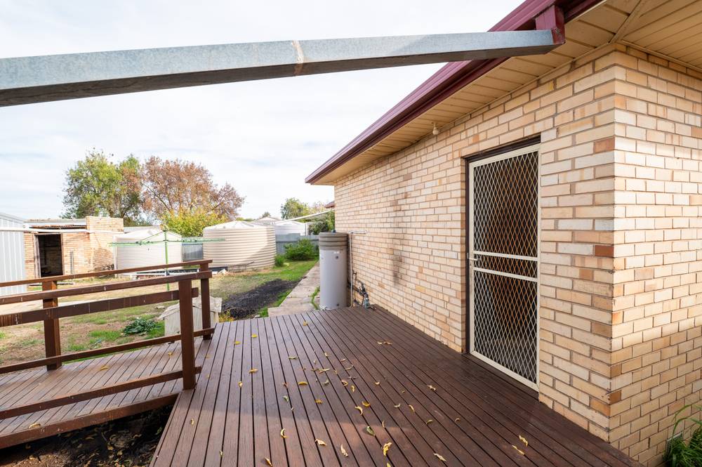 16 Dimboola Road, NHILL, VIC 3418