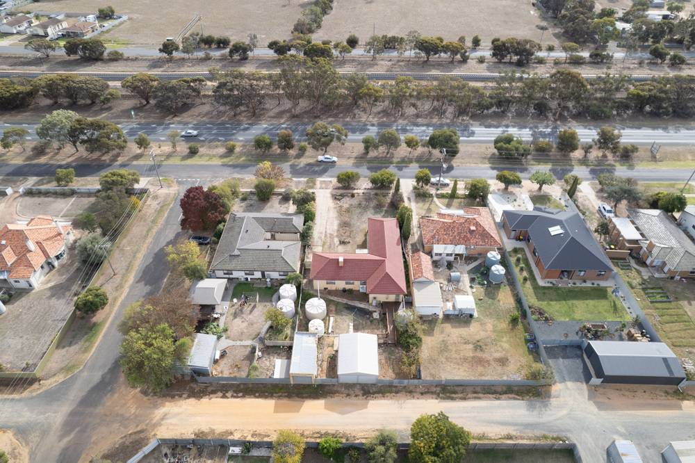16 Dimboola Road, NHILL, VIC 3418