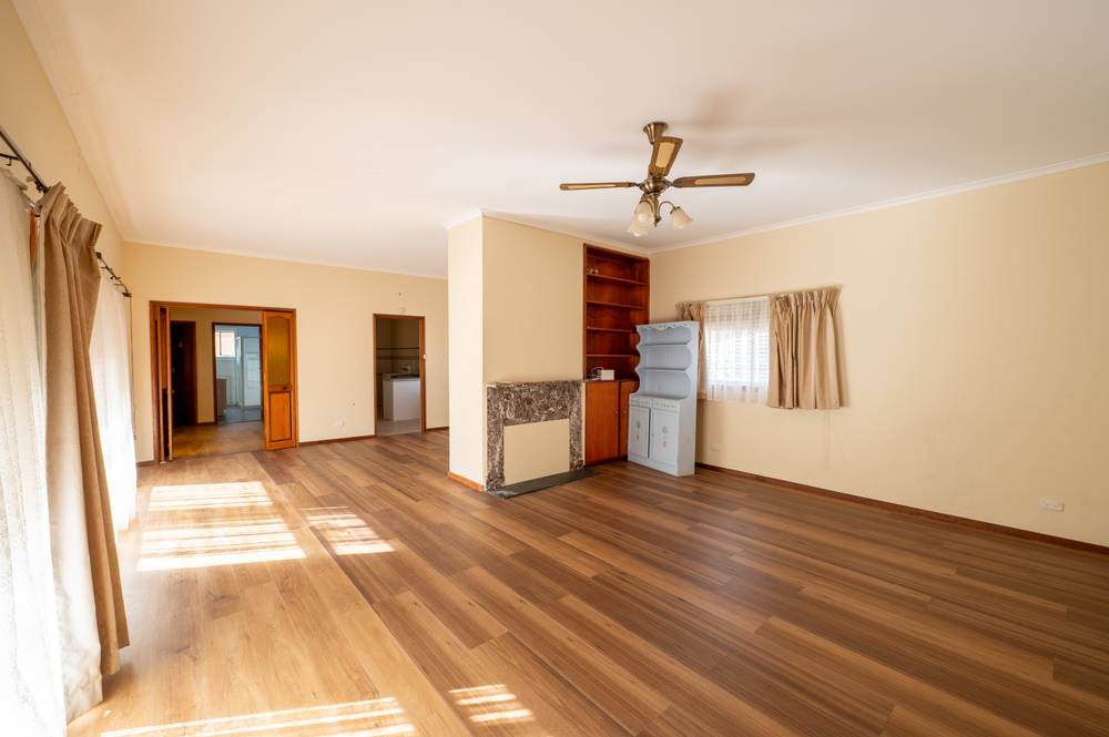 16 Dimboola Road, NHILL, VIC 3418