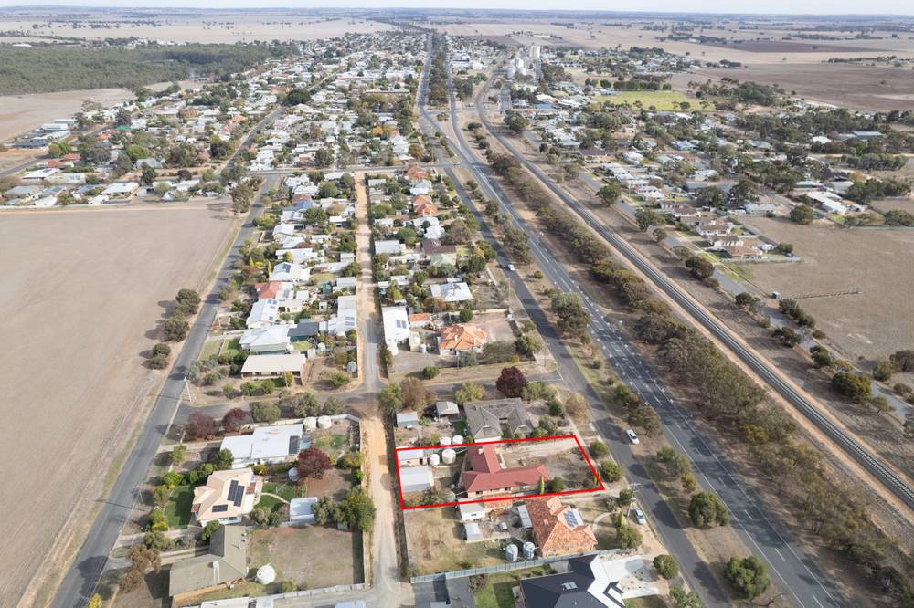 16 Dimboola Road, NHILL, VIC 3418