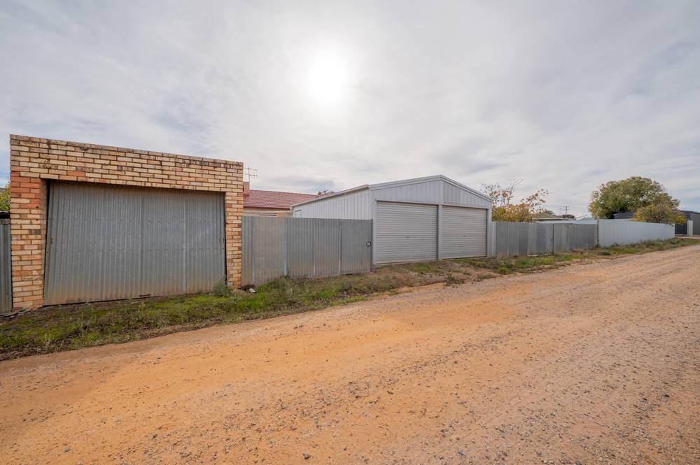 16 Dimboola Road, NHILL, VIC 3418