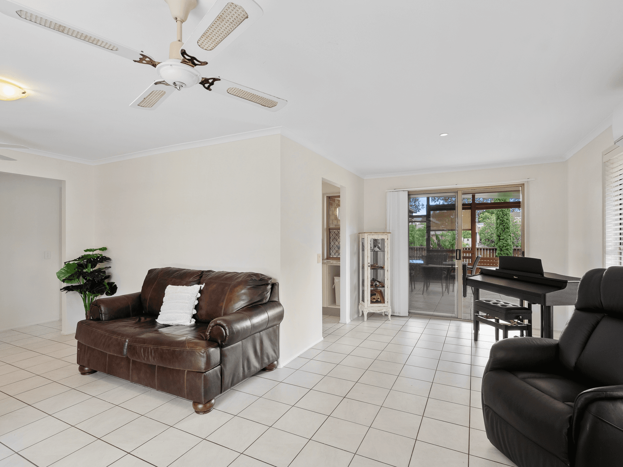 3 Kalmia Court, Elanora, QLD 4221