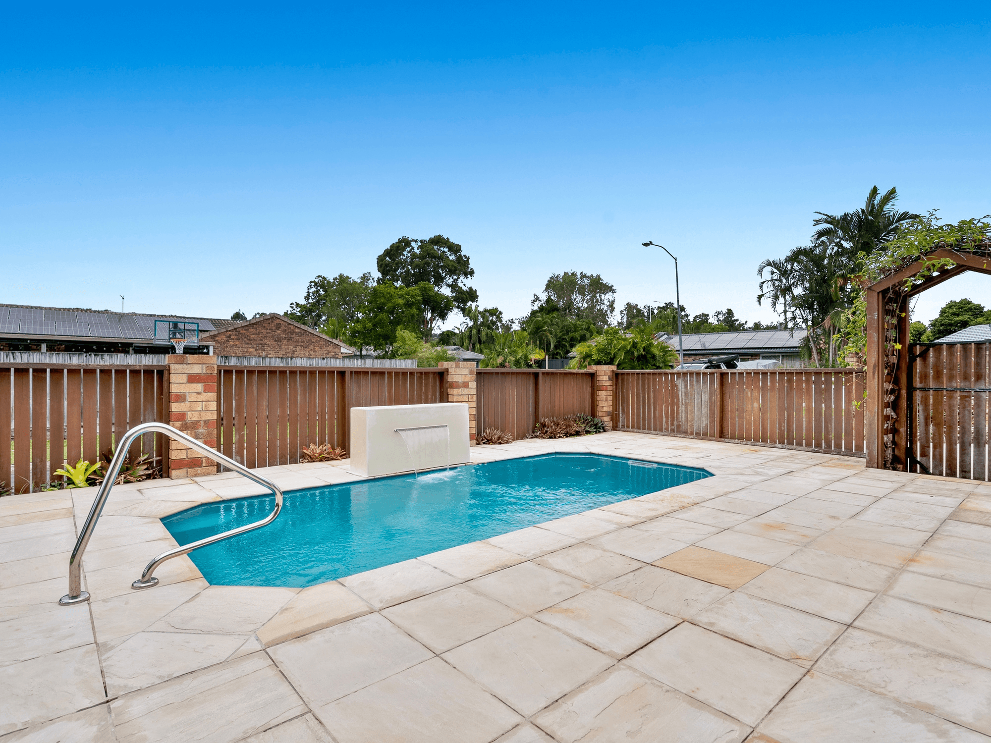 3 Kalmia Court, Elanora, QLD 4221