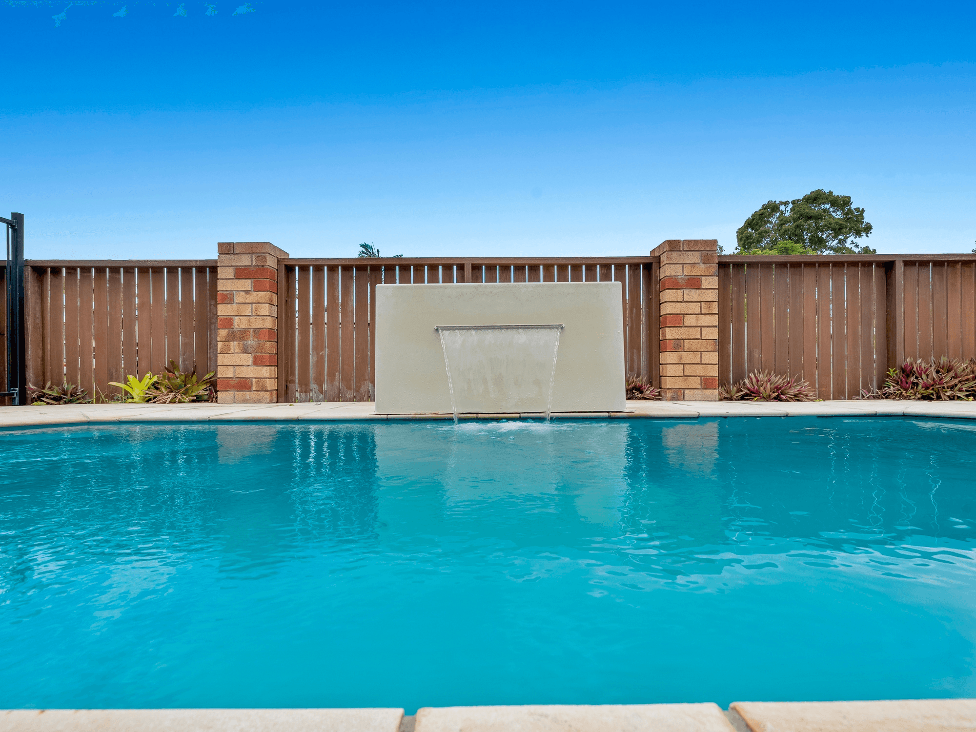 3 Kalmia Court, Elanora, QLD 4221