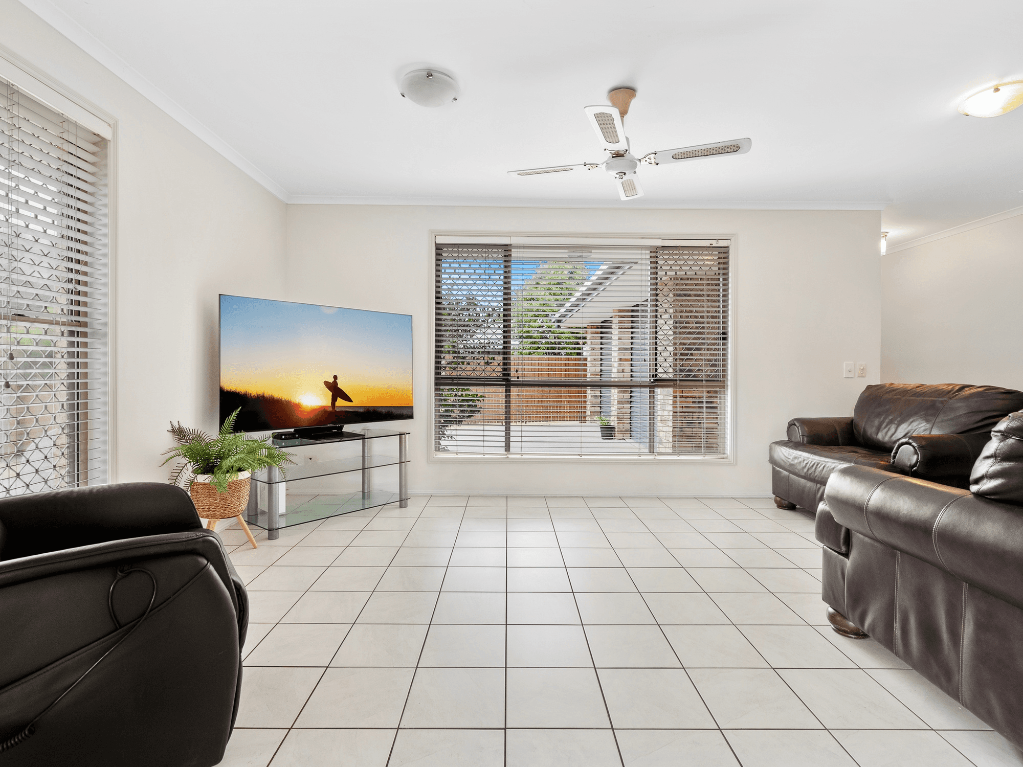 3 Kalmia Court, Elanora, QLD 4221