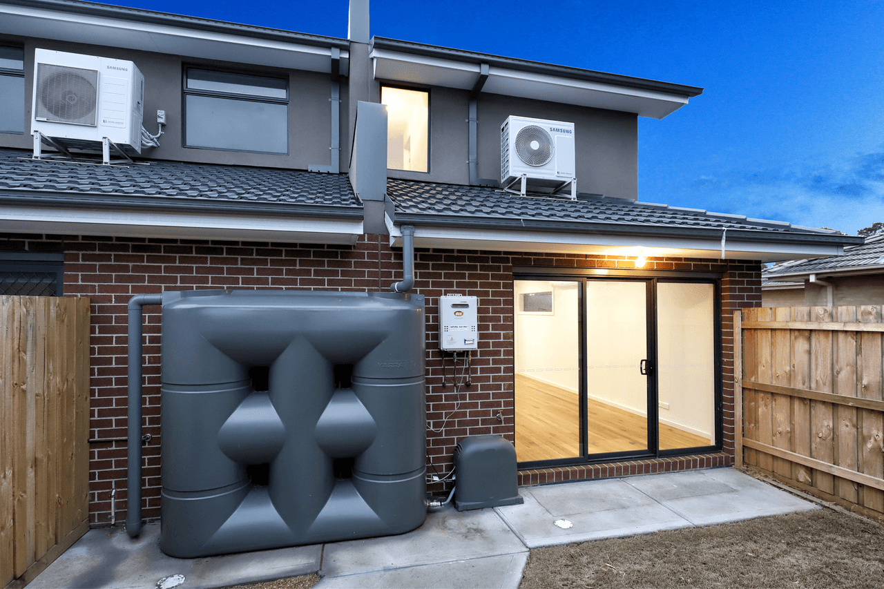 2/15 Wattleglen Street, Craigieburn, VIC 3064