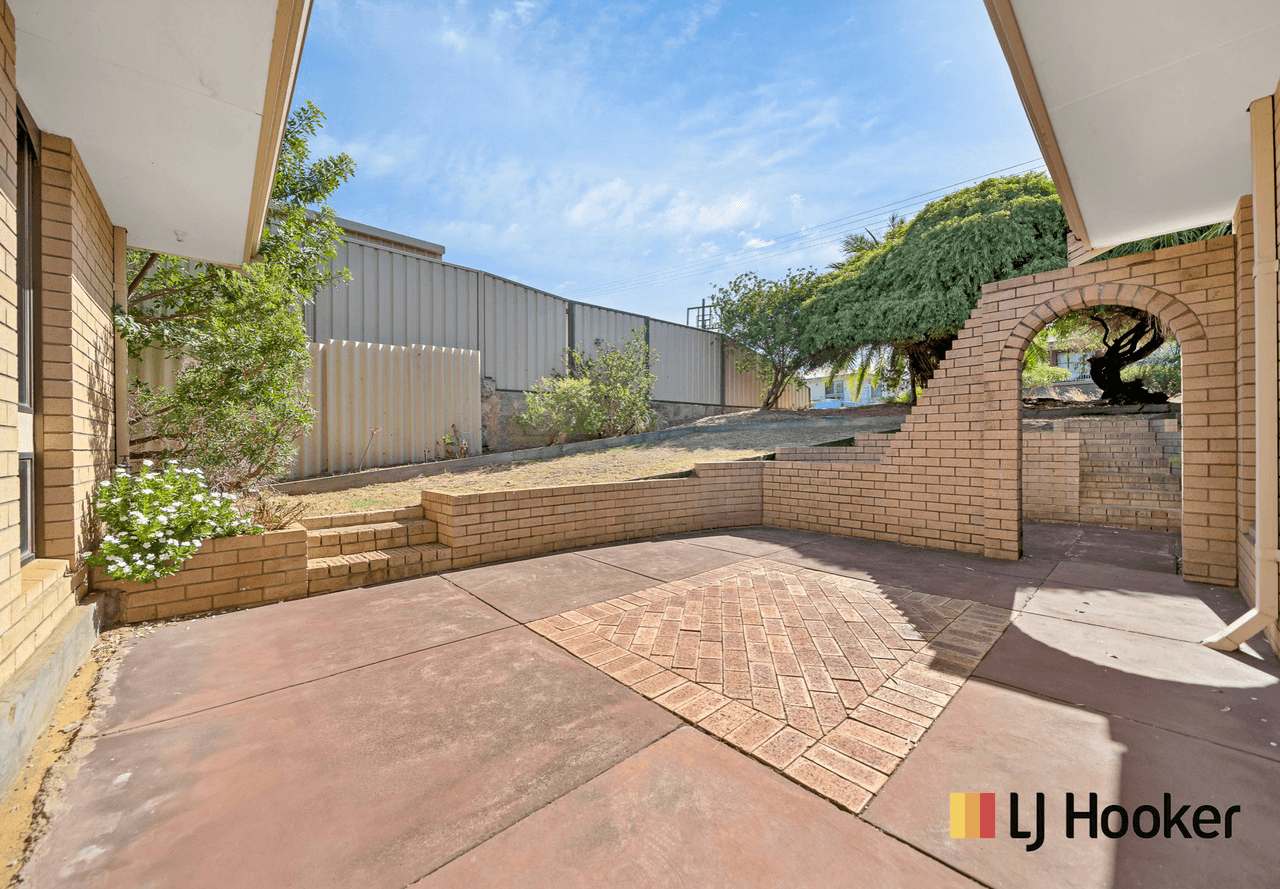 52 Yallambee Crescent, WANNEROO, WA 6065