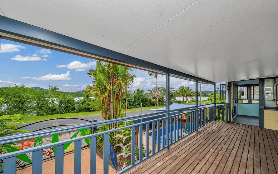 44 Esplanade, EAST INNISFAIL, QLD 4860