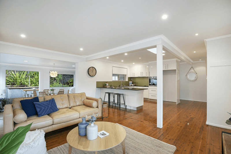 14 Priestley Parade, POINT CLARE, NSW 2250