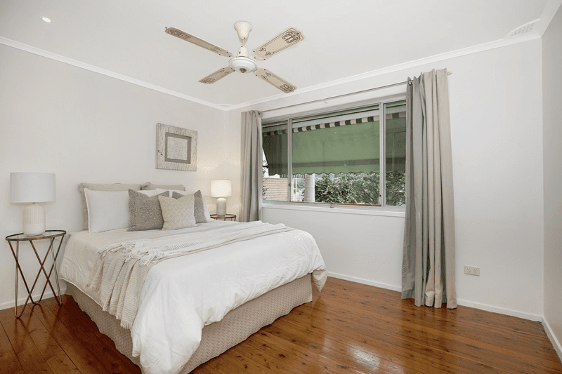 14 Priestley Parade, POINT CLARE, NSW 2250