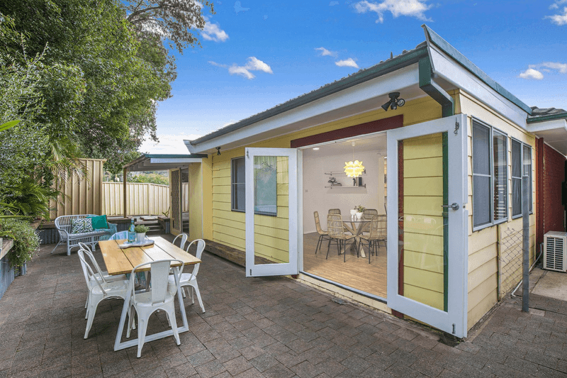 14 Priestley Parade, POINT CLARE, NSW 2250