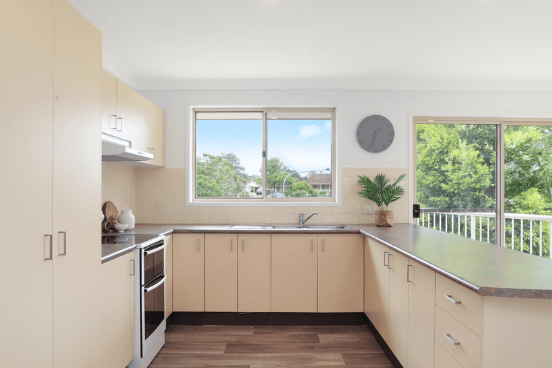 2/136 James Sea Drive, Green Point, NSW 2251