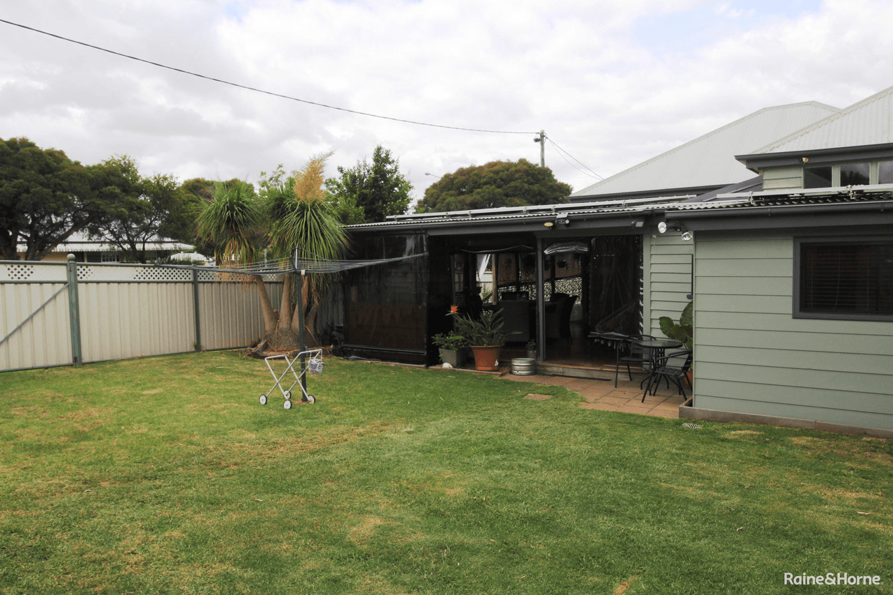 98 Haly Street, KINGAROY, QLD 4610