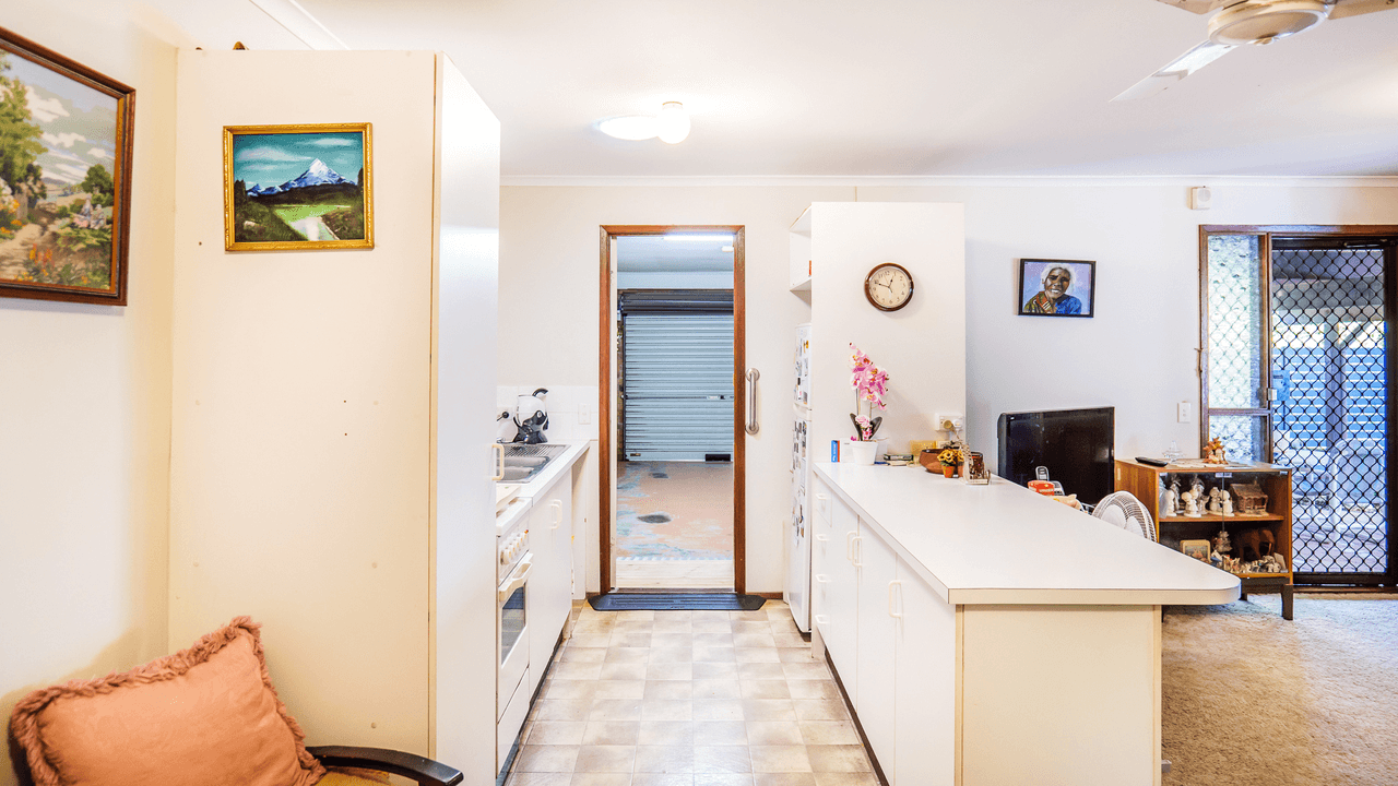 Unit 2/32 Galloway Dr, Ashmore, QLD 4214