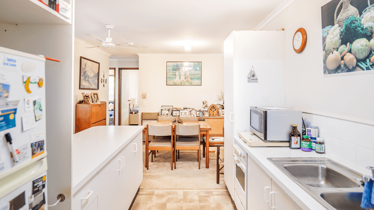 Unit 2/32 Galloway Dr, Ashmore, QLD 4214