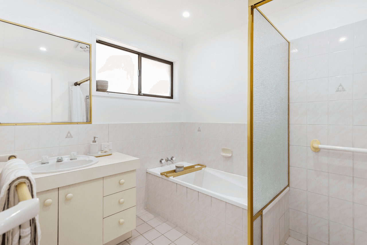 1/73 Treeview Drive, BURLEIGH WATERS, QLD 4220