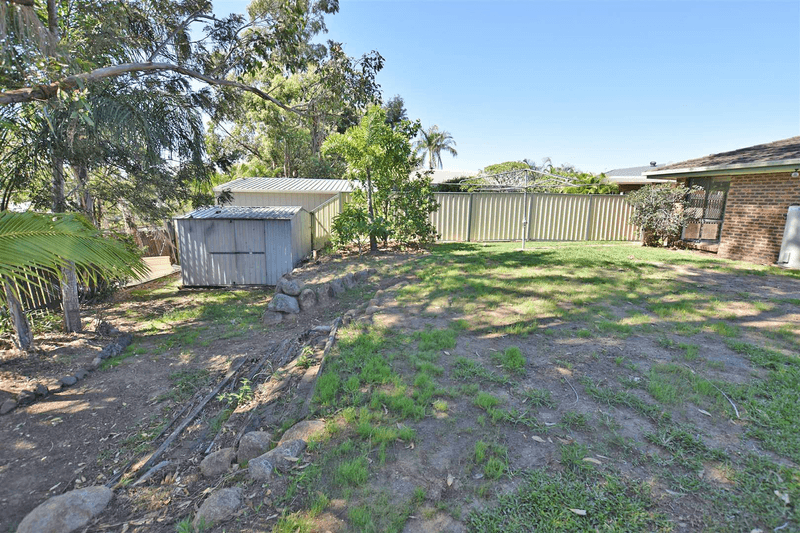 33 Voltaire Crescent, PETRIE, QLD 4502