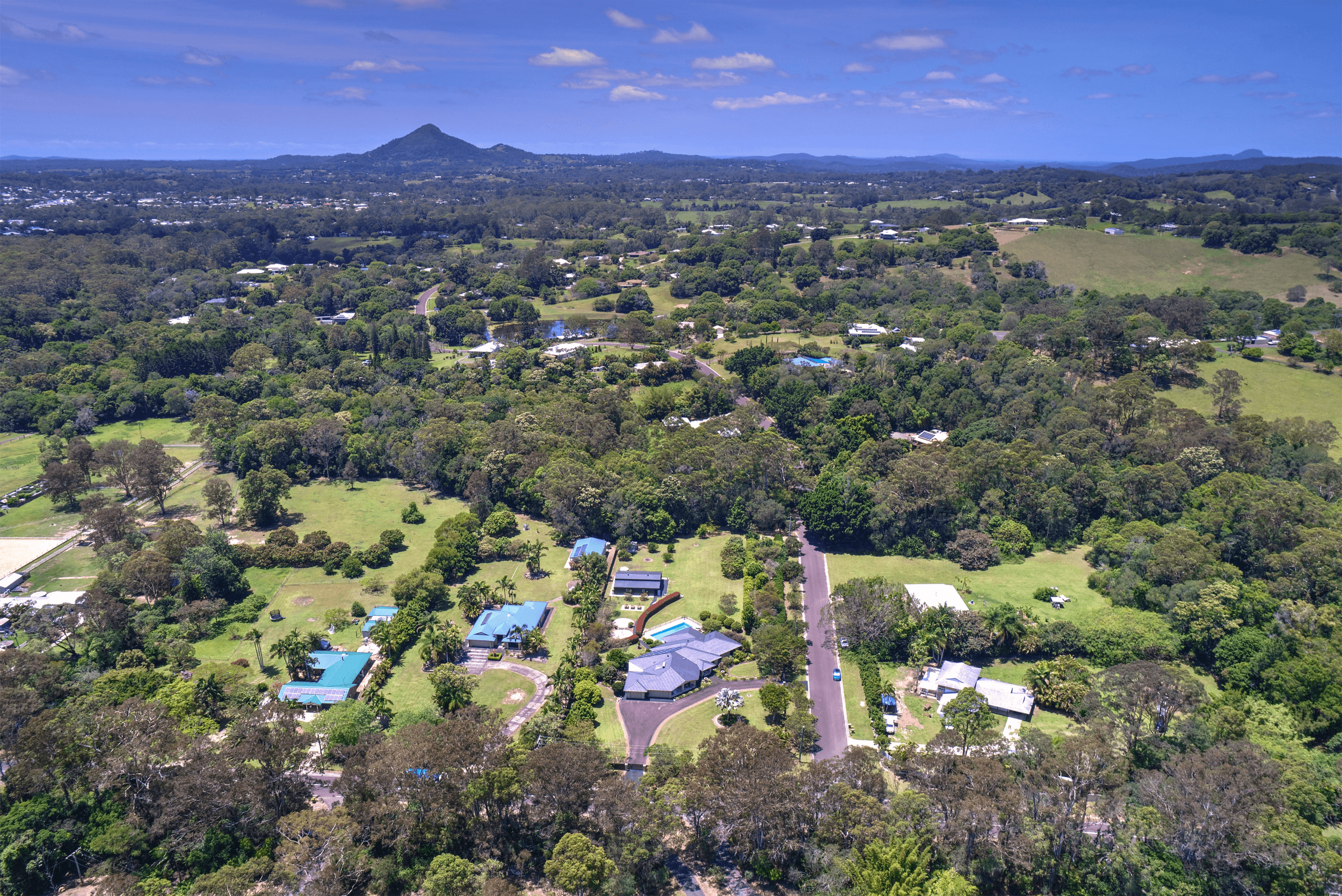 63 Lawnville Rd, COOROY, QLD 4563