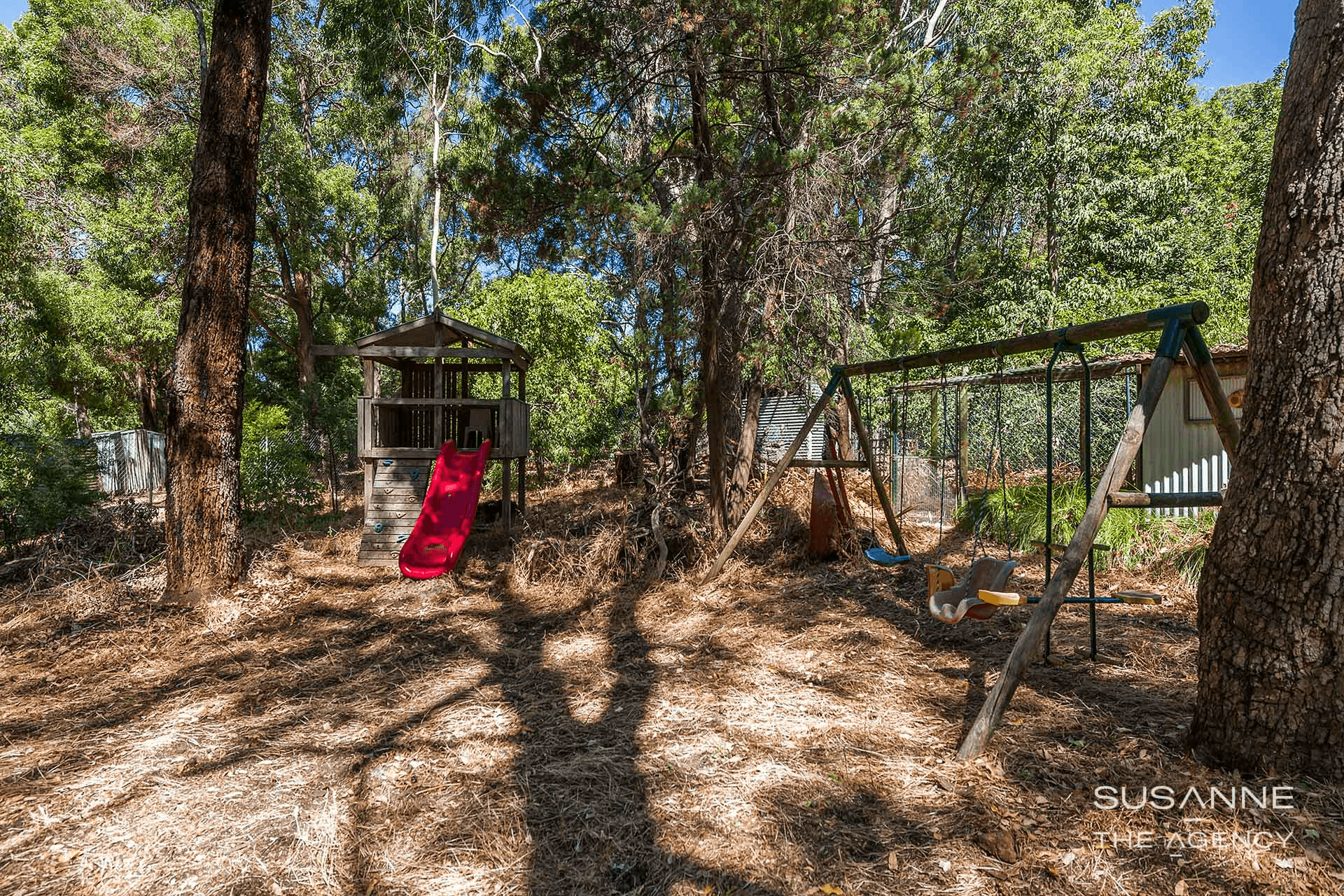 14 Hope Crescent, Lesmurdie, WA 6076