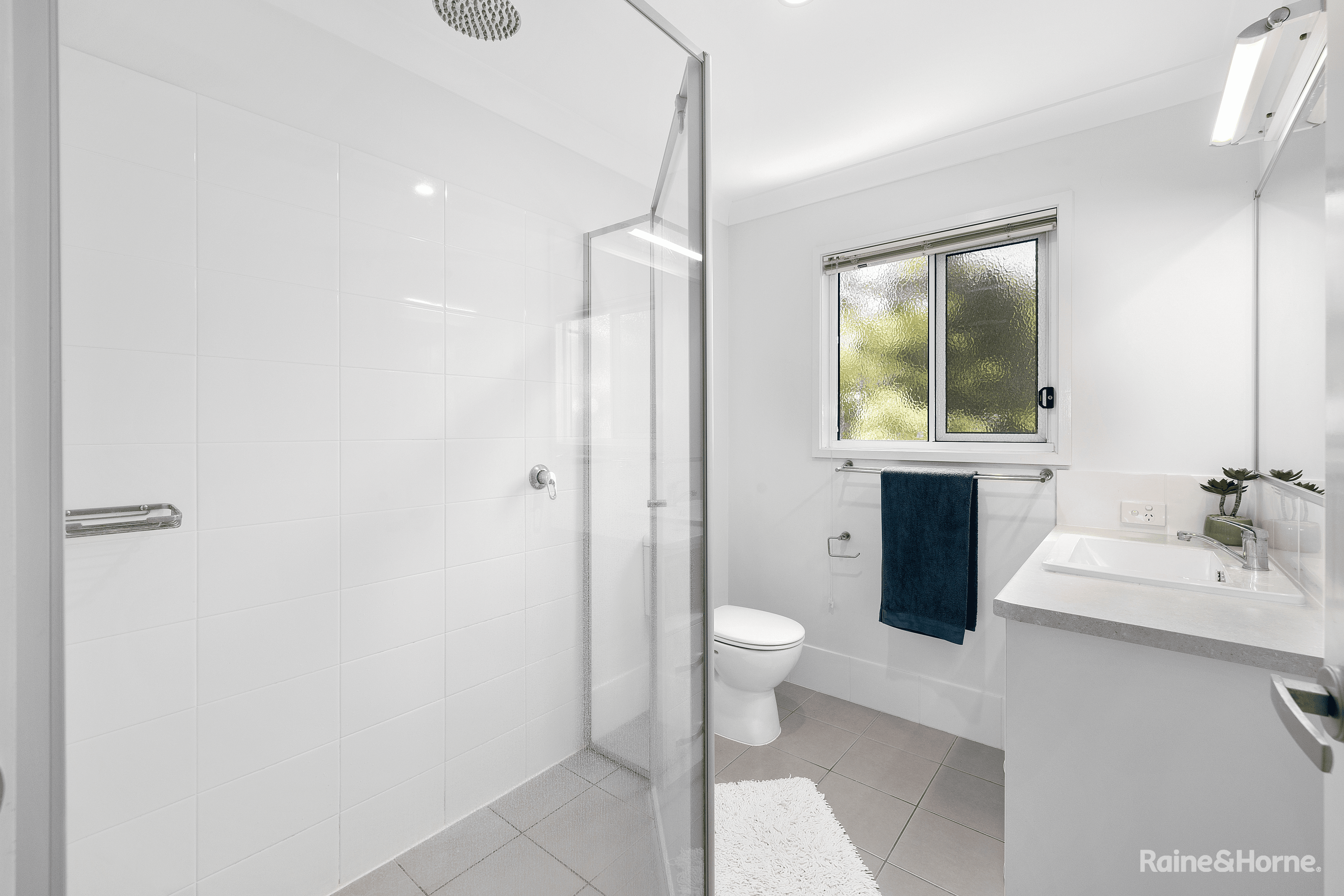 2 Silveraspen Grove, POTTSVILLE, NSW 2489