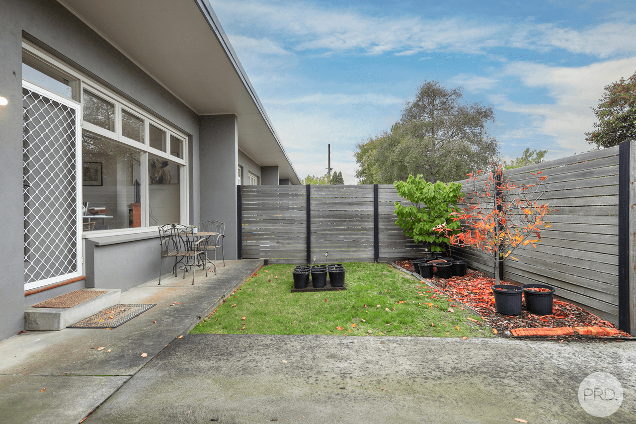 4/17 Burnbank Street, LAKE WENDOUREE, VIC 3350